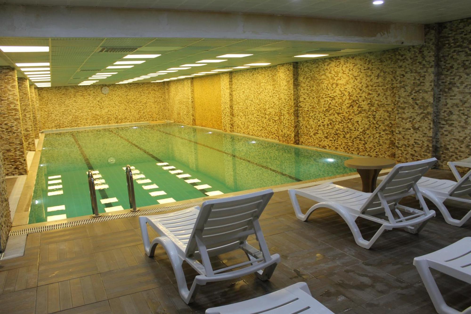 Grand Alin Otel Turhal Buitenkant foto